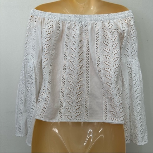 Express White Off Shoulder Eyelet Bell Sleeve Top size XXS - Picture 2 of 5